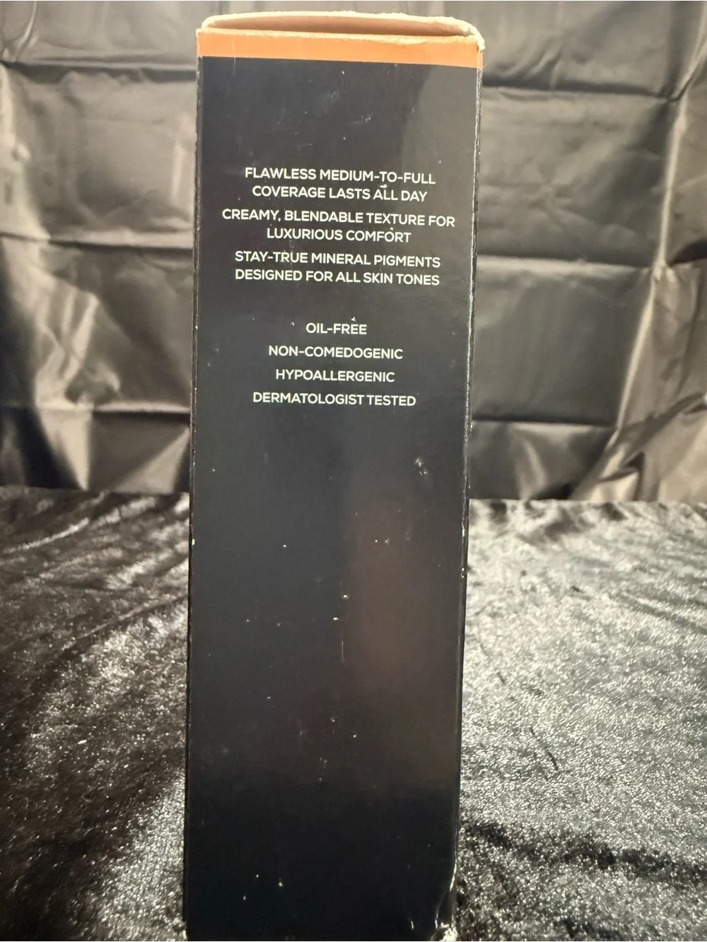 bareMinerals BAREPRO Performance Wear Liquid Foundation in nutmeg 24 SPF 20